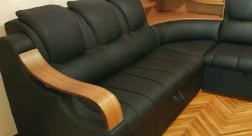 Перетяжка кожаного дивана. Карабаново